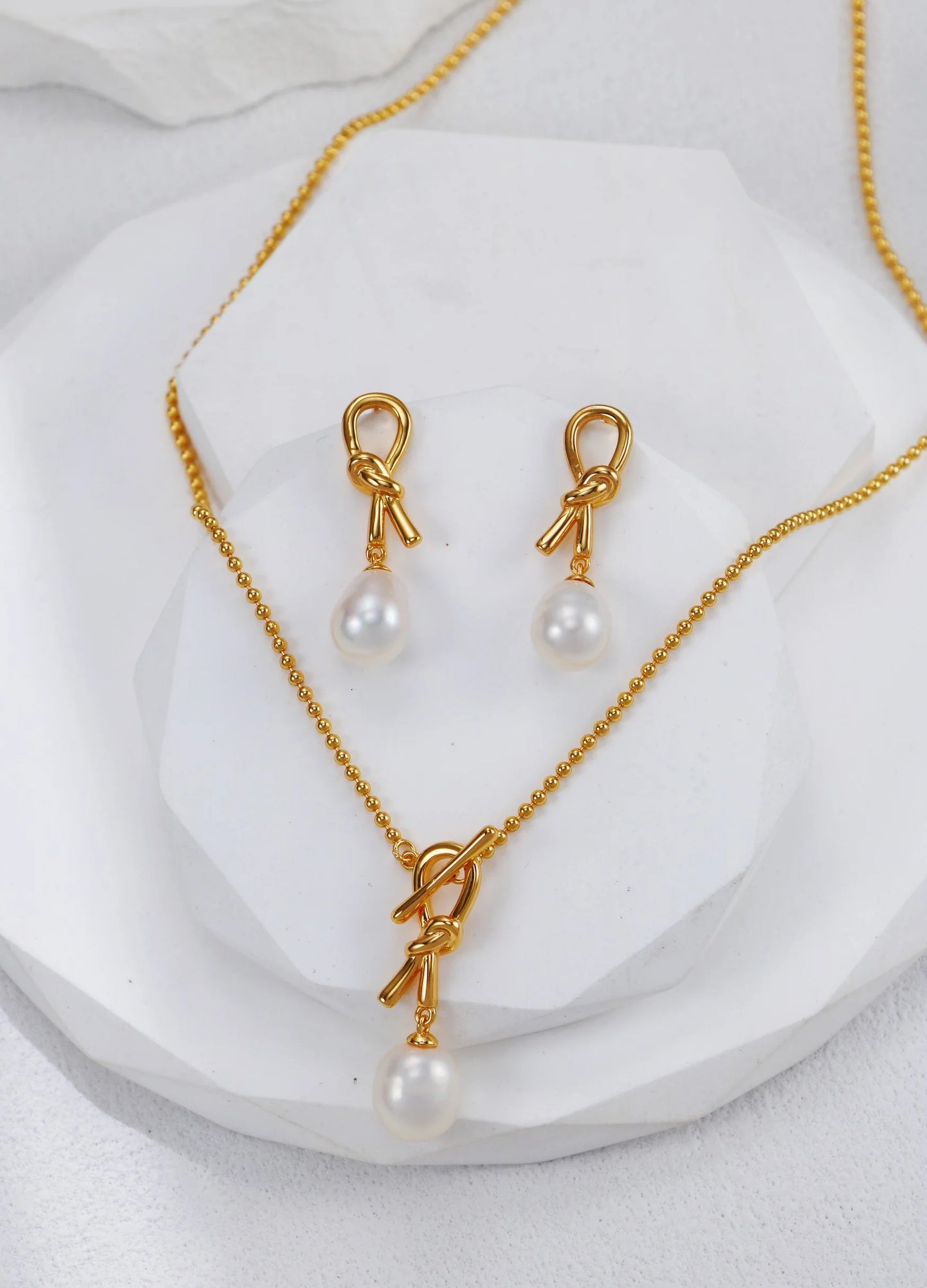 Ruyi Knot Pearl Necklace