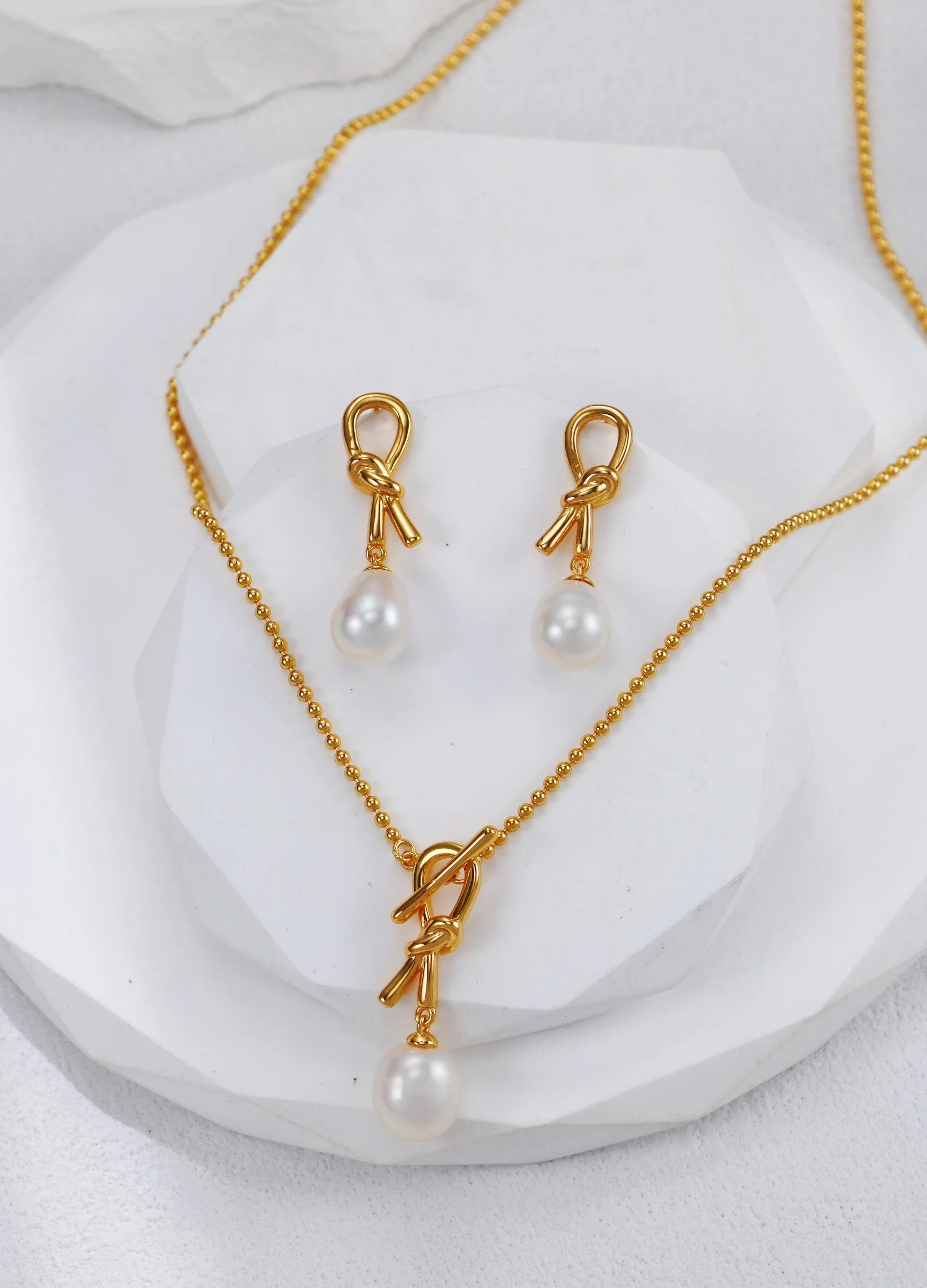 Ruyi Knot Pearl Necklace