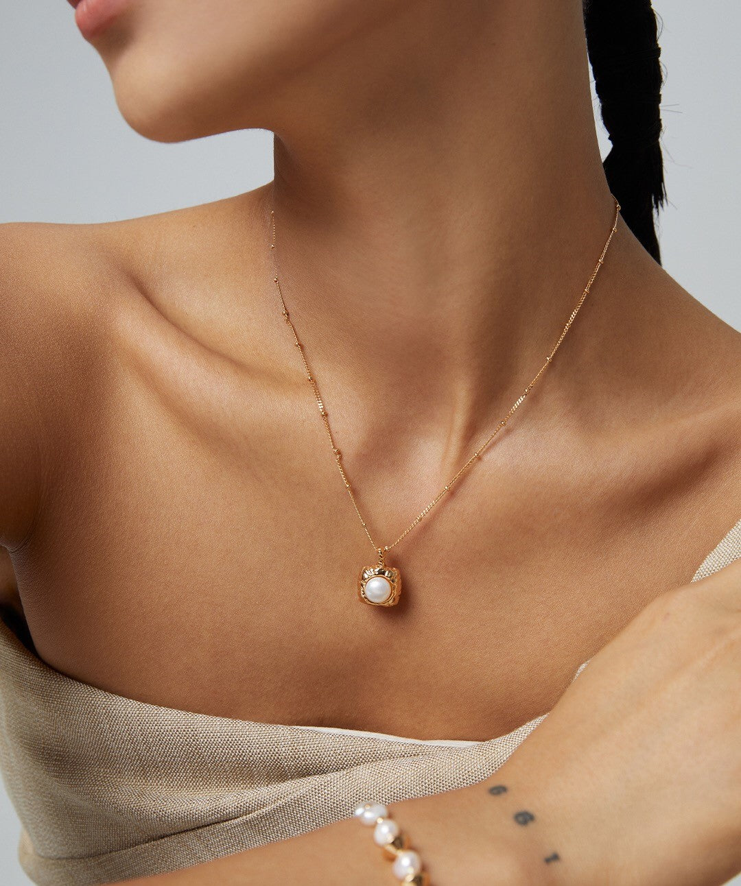 Vintage Large Pearl Pendant with Gold Chain Necklace-2