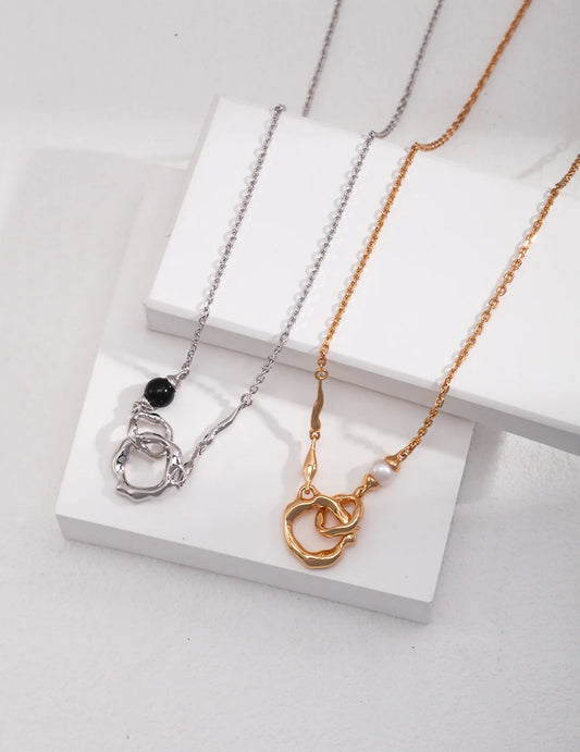Roundness Hollow round Black Onyx / Pearl Necklace