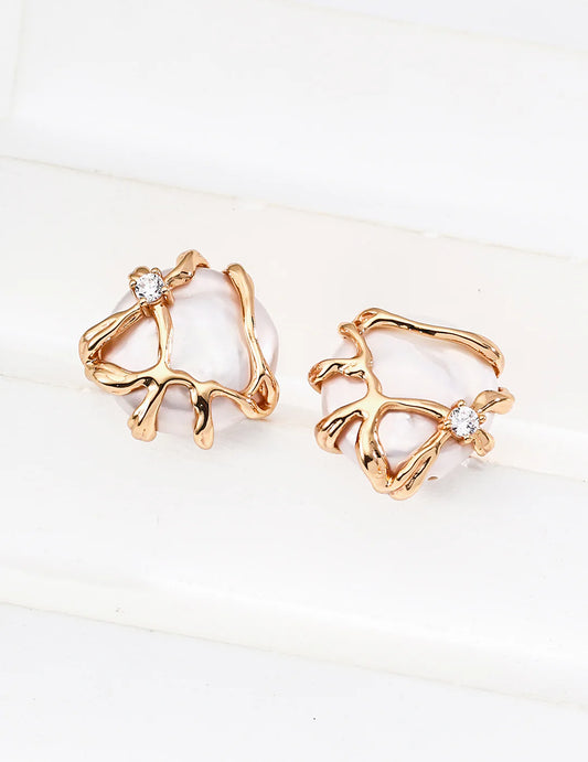 Minimalist Natural Pearl Earrings