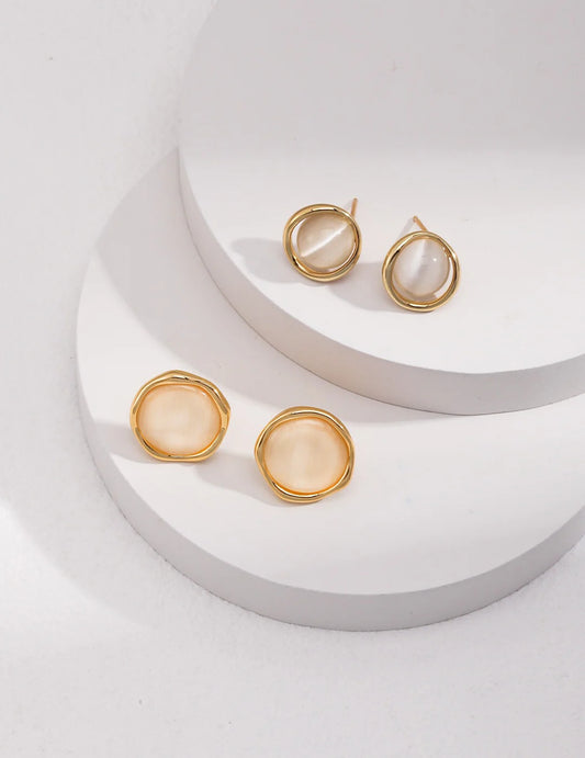 Synthetic Cat'S Eye Stud Earrings
